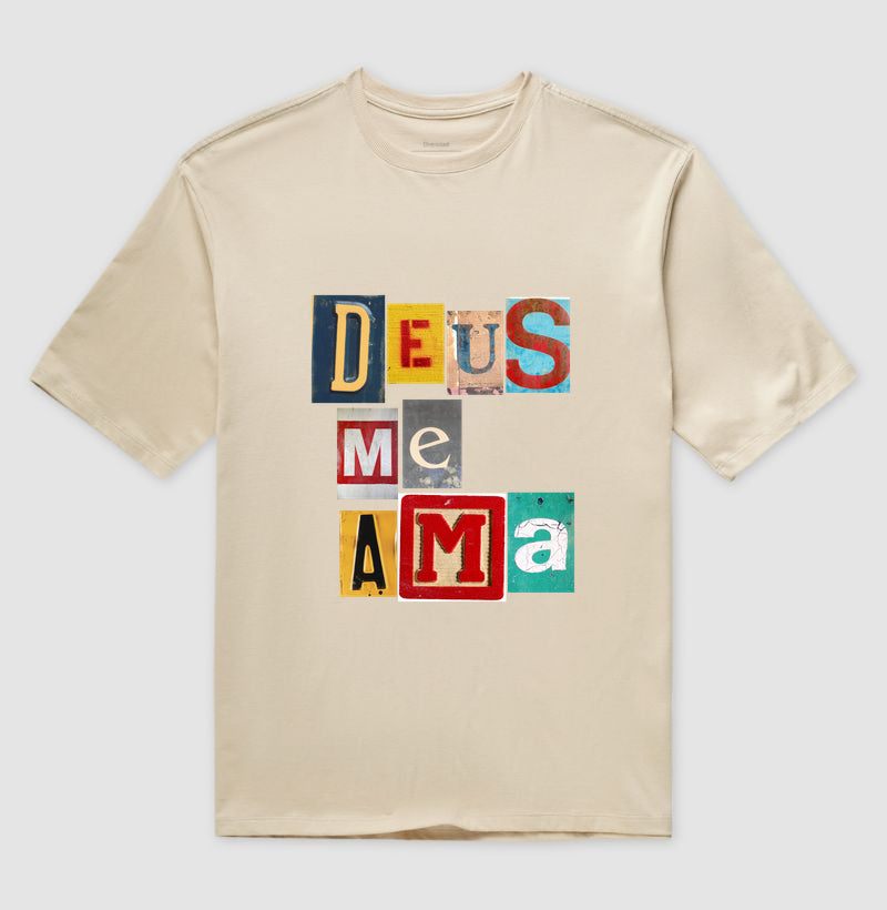 Camiseta Oversized | Deus Me Ama