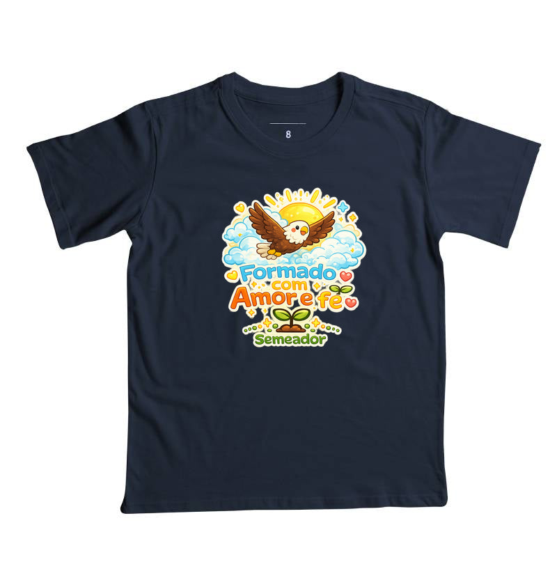 Camiseta infantil evangélica marinho com estampa Formado com Amor e Fé