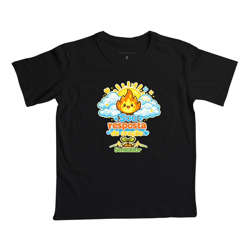 Camiseta infantil evangélica preta com estampa Sou Resposta de Oração