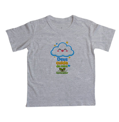 Camiseta infantil evangélica cinza com estampa Deus cuida de Mim