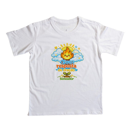 Camiseta infantil evangélica branca com estampa Sou Resposta de Oração