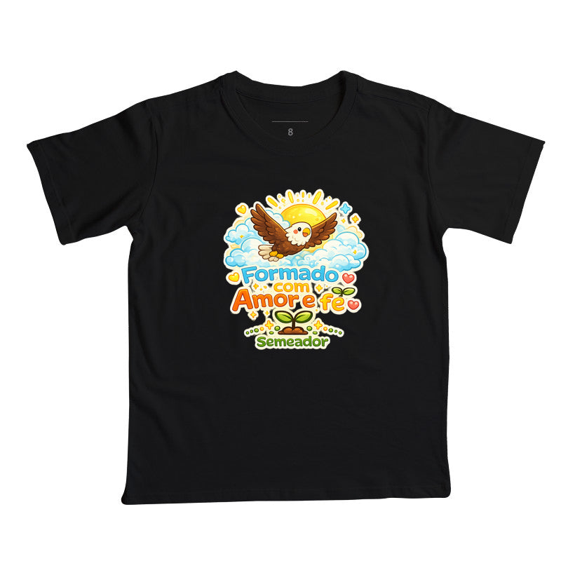 Camiseta infantil evangélica preta com estampa Formado com Amor e Fé