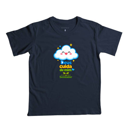 Camiseta infantil evangélica marinho com estampa Deus cuida de Mim