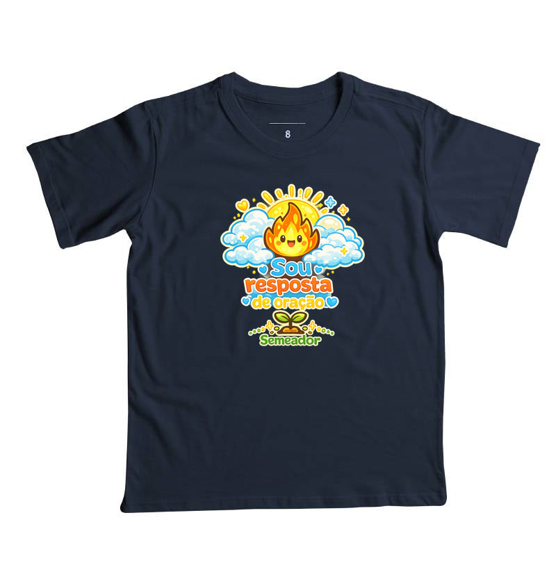 Camiseta infantil evangélica marinho com estampa Sou Resposta de Oração