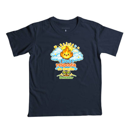 Camiseta infantil evangélica marinho com estampa Sou Resposta de Oração